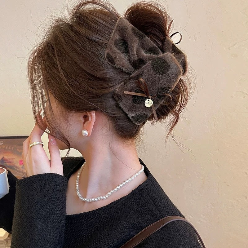 Fuzzy hair-pulling clips