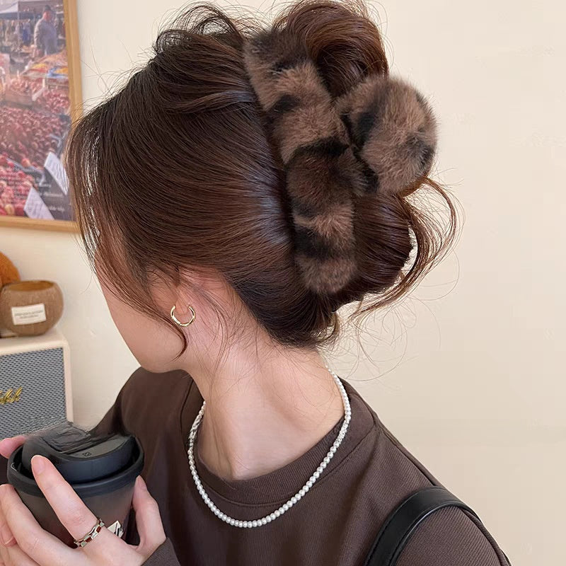 Fuzzy hair-pulling clips